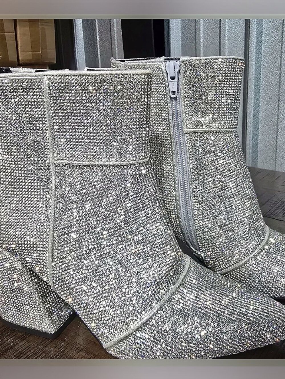 Size 6 shiny diamond heel boots